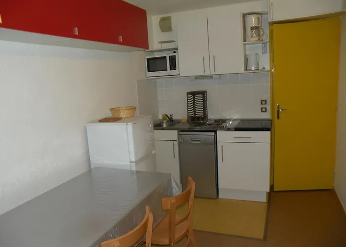 Au Coeur De La Station Apartment