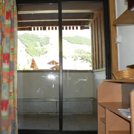 Au Coeur De La Station Apartment *