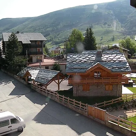 Au Coeur De La Station Apartment *
