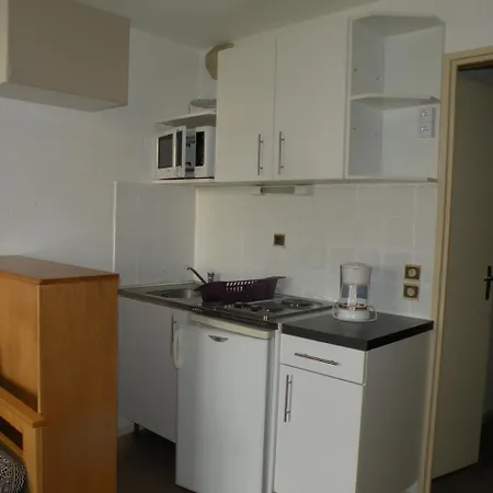 Au Coeur De La Station Apartment *